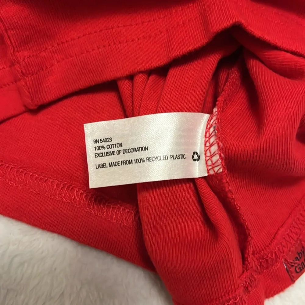 NWT Baby Gap Christmas PJs - size (5)